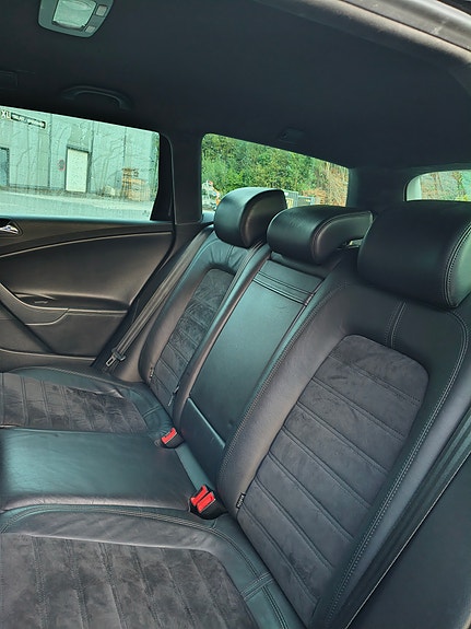 Volkswagen Passat 19 of 25