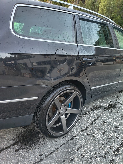 Volkswagen Passat 13 of 25