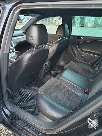 Volkswagen Passat 18 of 25