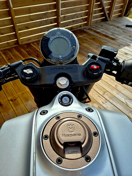 Husqvarna Vitpilen 401 11 of 19