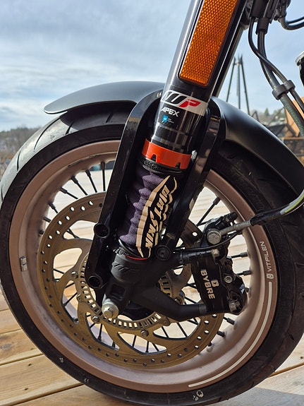 Husqvarna Vitpilen 401 13 of 19