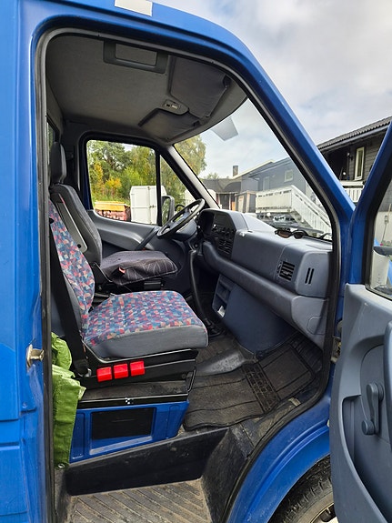 Mercedes-Benz Sprinter 412 8 of 18