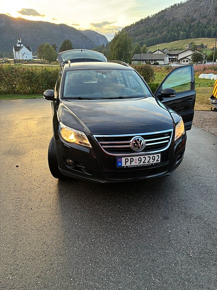 Volkswagen Tiguan 6 of 12