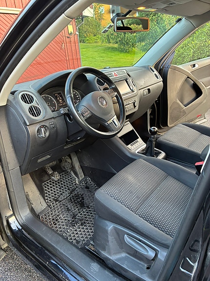 Volkswagen Tiguan 4 of 12