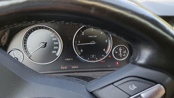 BMW 520d 3 of 6