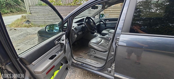SsangYong Rodius 5 of 17