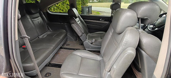 SsangYong Rodius 8 of 17