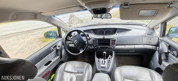 SsangYong Rodius 6 of 17