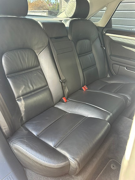 Audi A8 22 of 26