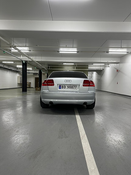 Audi A8 7 of 26