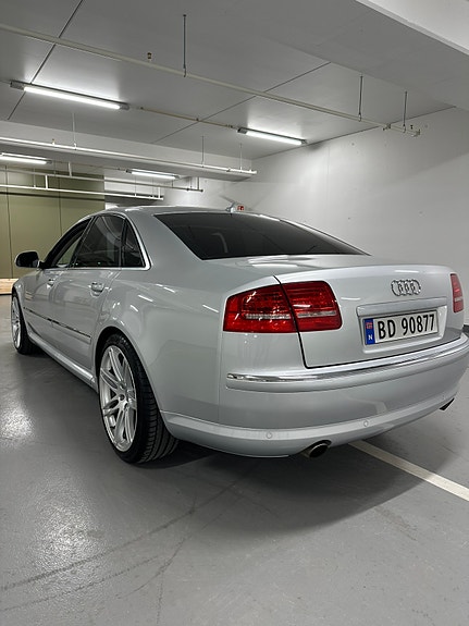 Audi A8 9 of 26
