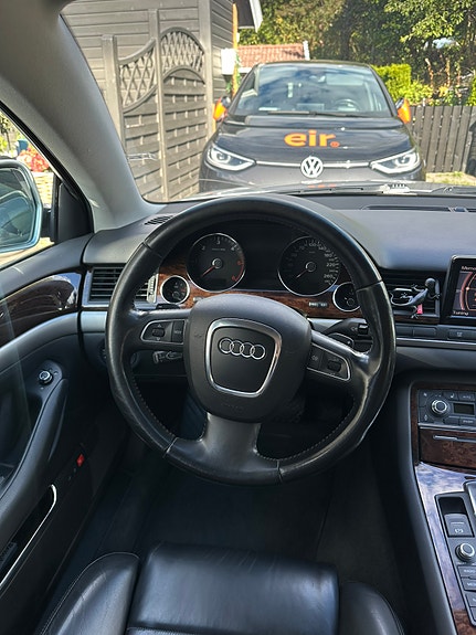 Audi A8 25 of 26