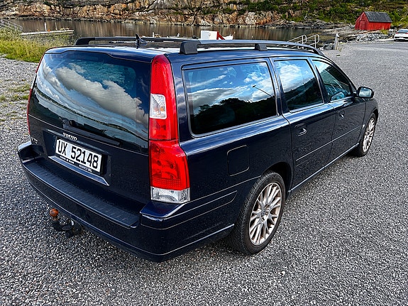Volvo V70 3 of 10