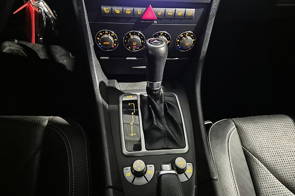 Mercedes-Benz SLK200 15 of 19