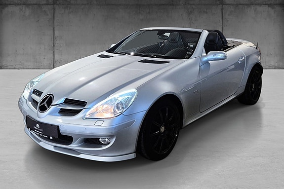 Mercedes-Benz SLK200 2 of 19