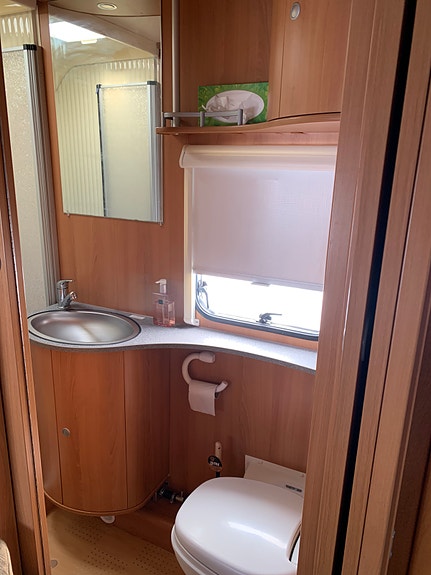 Dethleffs Camper med spikkertelt 9 of 27