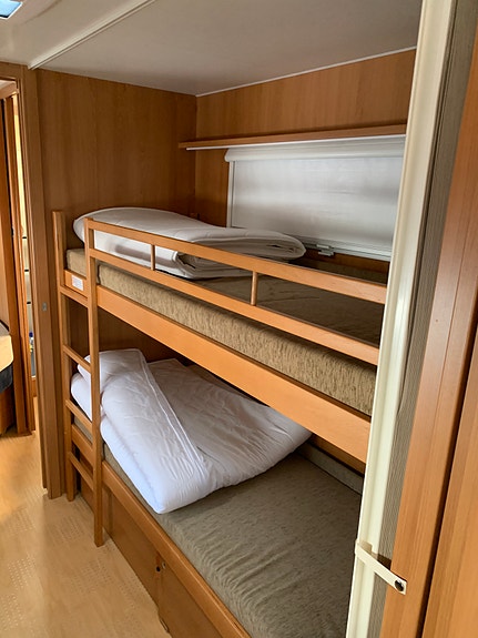 Dethleffs Camper med spikkertelt 7 of 27