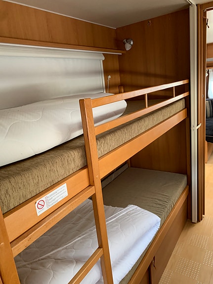 Dethleffs Camper med spikkertelt 11 of 27
