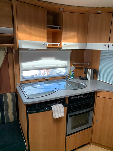 Dethleffs Camper med spikkertelt 5 of 27