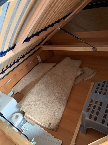 Dethleffs Camper med spikkertelt 12 of 27