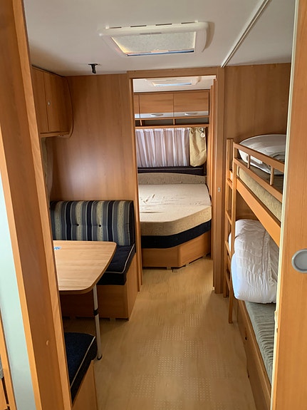Dethleffs Camper med spikkertelt 18 of 27