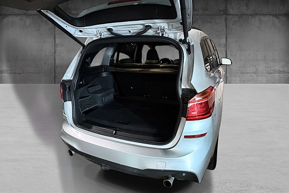 BMW 220d 11 of 23