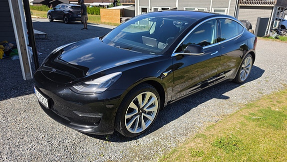 Tesla Model 3 2 of 11
