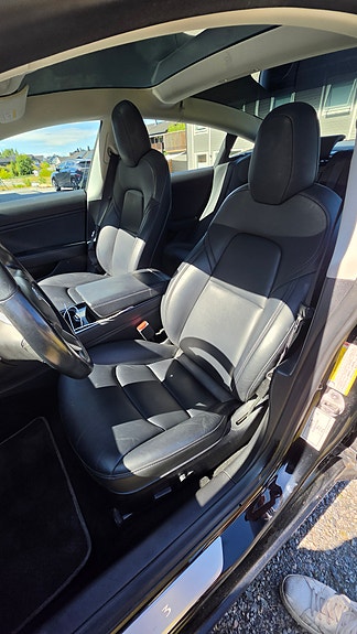 Tesla Model 3 10 of 11