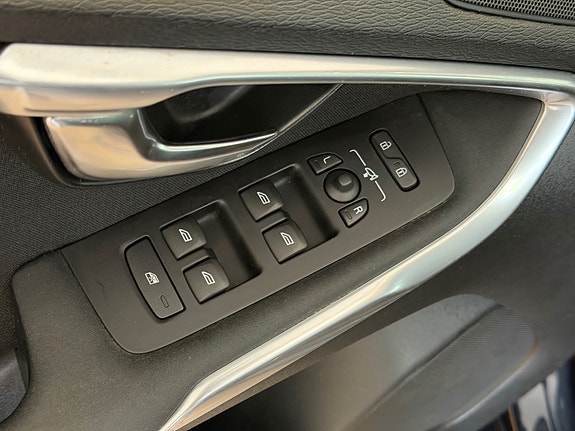 Volvo V40 13 of 27