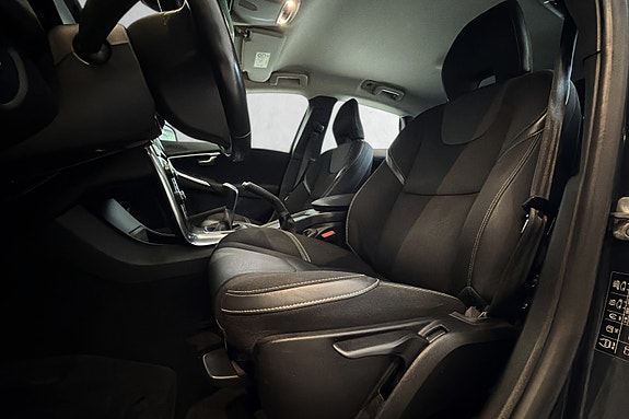 Volvo V40 9 of 27