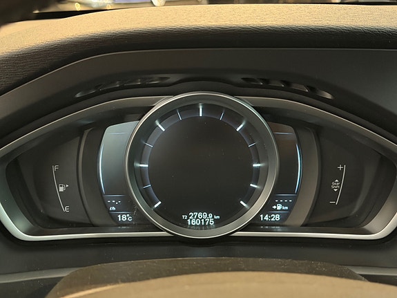 Volvo V40 19 of 27