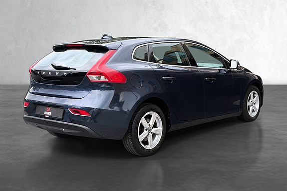Volvo V40 6 of 27