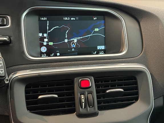 Volvo V40 23 of 27