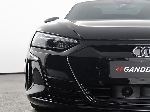 Audi e-tron GT 10 of 30