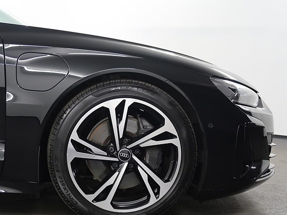 Audi e-tron GT 8 of 30