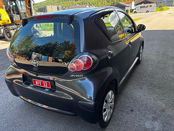 Toyota Aygo 8 of 16