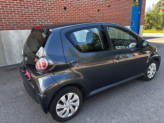 Toyota Aygo 3 of 16
