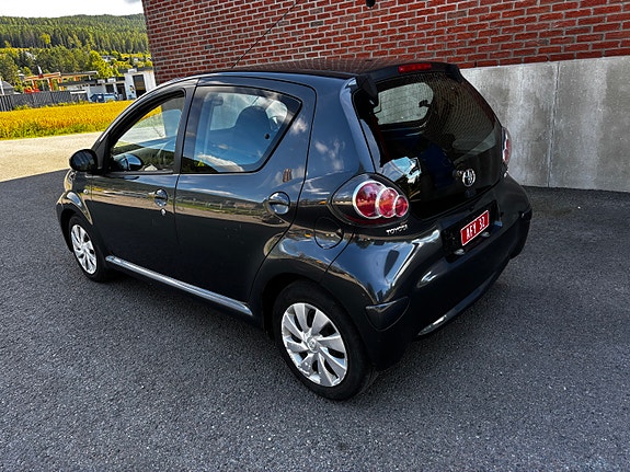 Toyota Aygo 6 of 16