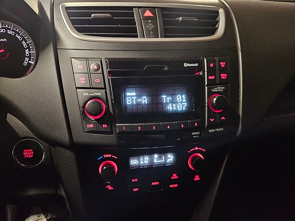 Suzuki Swift 11 of 16
