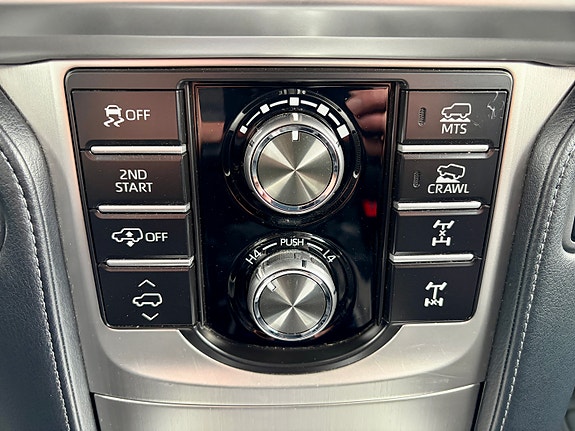 Toyota Land Cruiser 20 of 30