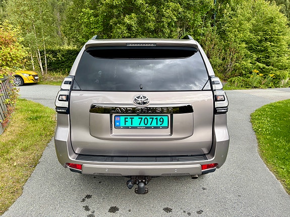 Toyota Land Cruiser 6 of 30