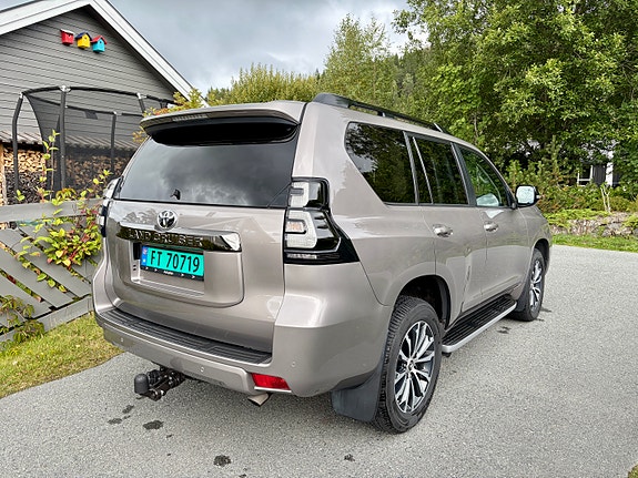 Toyota Land Cruiser 5 of 30
