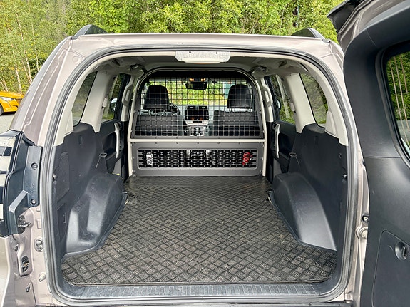Toyota Land Cruiser 10 of 30