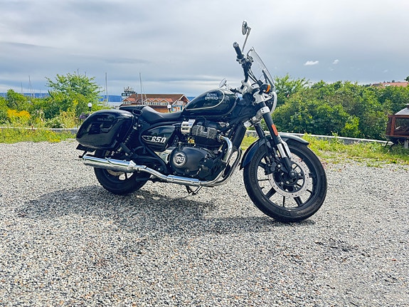 Royal Enfield Super Meteor 650 3 of 12