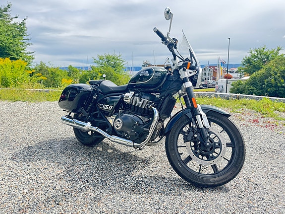 Royal Enfield Super Meteor 650 5 of 12