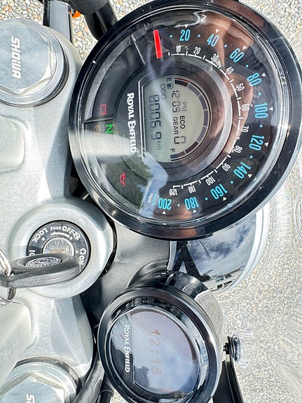 Royal Enfield Super Meteor 650 12 of 12
