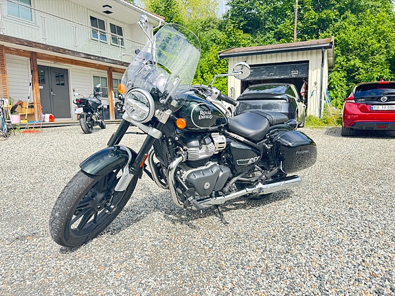 Royal Enfield Super Meteor 650 4 of 12