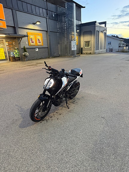 KTM 390 Duke Quickshifter+ 10 of 12