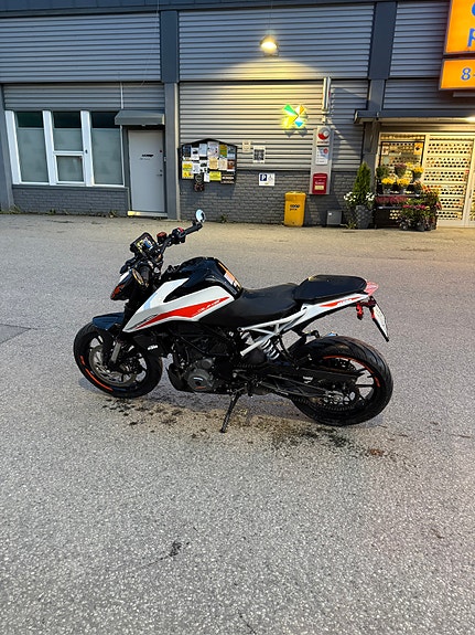KTM 390 Duke Quickshifter+ 3 of 12