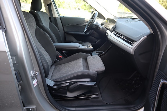 BMW iX1 13 of 14